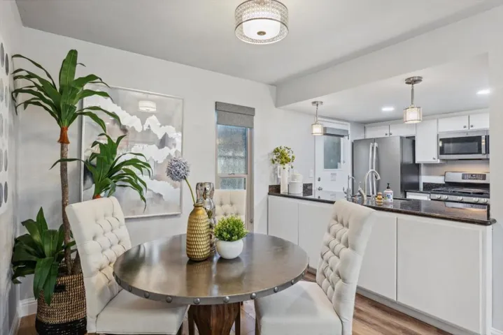 205 Red Oak Drive P, Sunnyvale, California 94086
