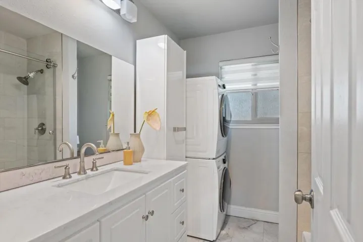 205 Red Oak Drive P, Sunnyvale, California 94086