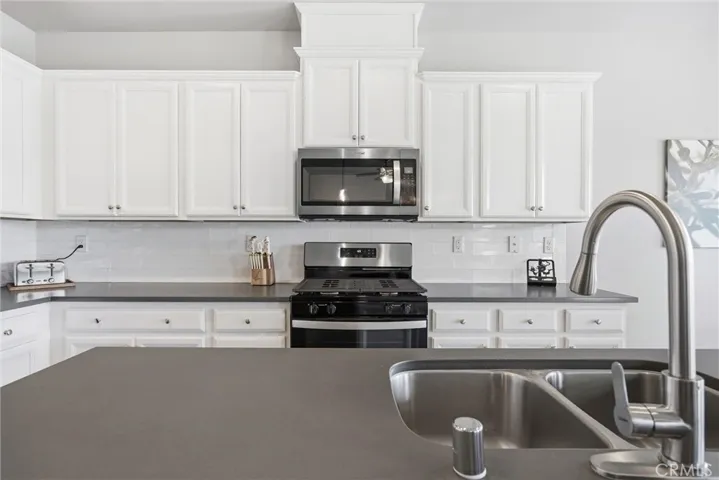 1906 Mcintosh Way, Bakersfield, California 93312