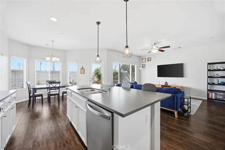 1906 Mcintosh Way, Bakersfield, California 93312