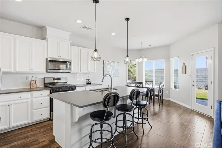 1906 Mcintosh Way, Bakersfield, California 93312