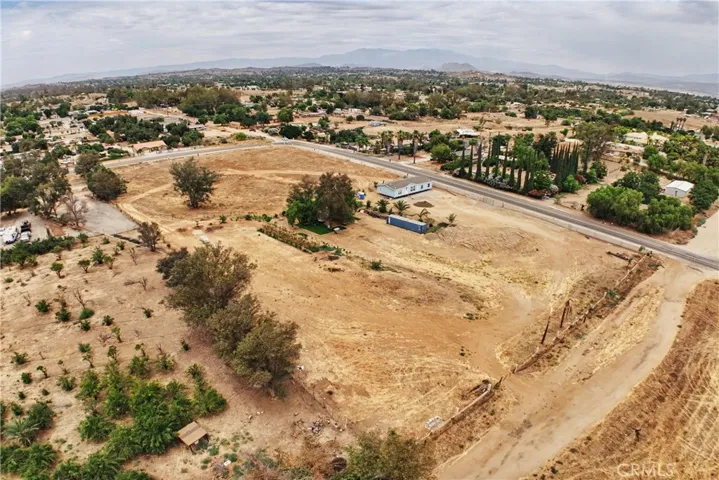 343 220-026, Perris, California 92570