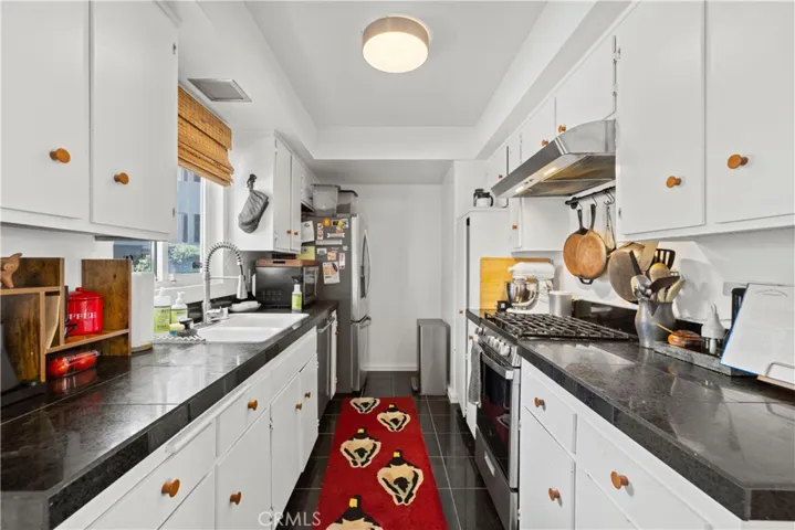 3906 Pacific Avenue, Marina Del Rey, California 90292