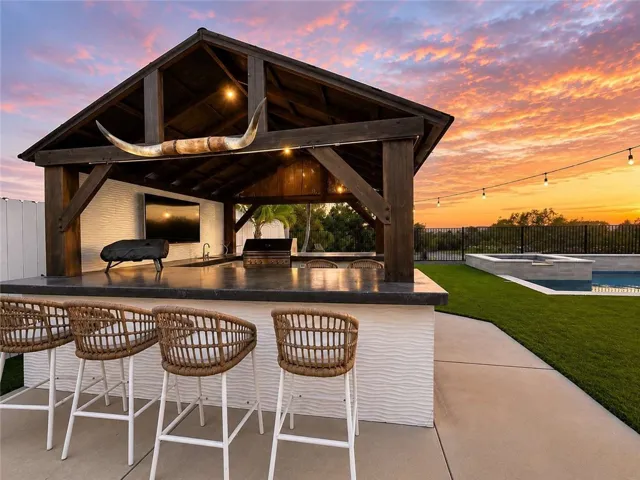 24321 Encorvado Lane, Mission Viejo, California 92691