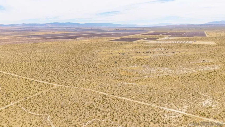 0 112th St W, Rosamond, California 93560