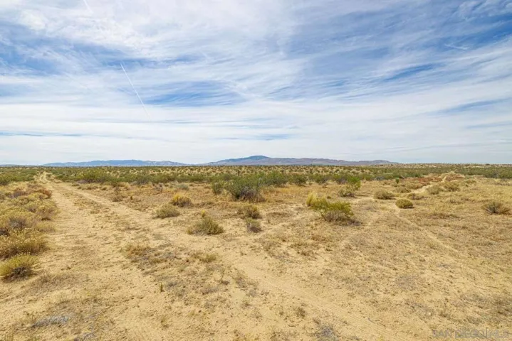 0 112th St W, Rosamond, California 93560