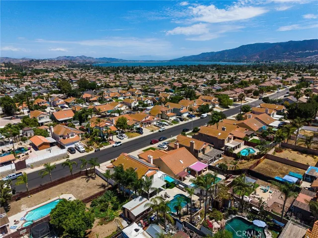 Lake Elsinore in the background...Dream Extreme!