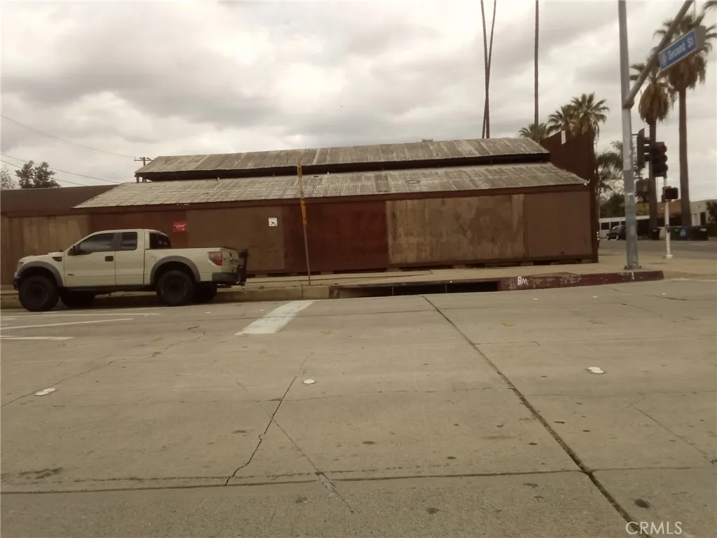 1091 W 2nd