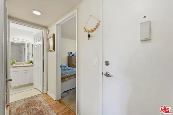 21450 Burbank Boulevard 314, Woodland Hills, California 91367