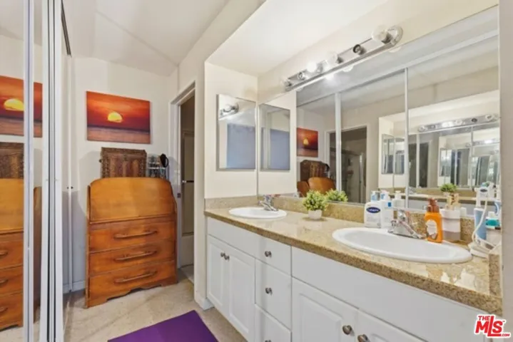21450 Burbank Boulevard 314, Woodland Hills, California 91367
