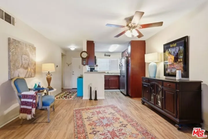 21450 Burbank Boulevard 314, Woodland Hills, California 91367