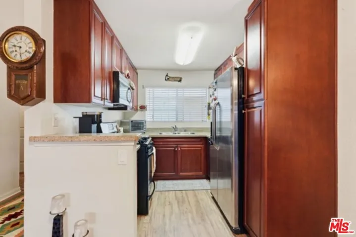 21450 Burbank Boulevard 314, Woodland Hills, California 91367