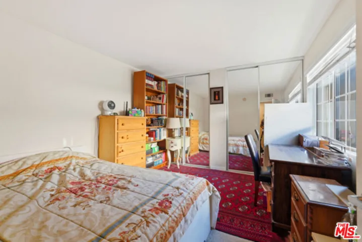 21450 Burbank Boulevard 314, Woodland Hills, California 91367