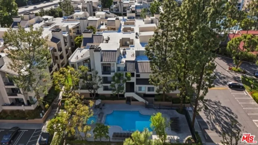 21450 Burbank Boulevard 314, Woodland Hills, California 91367