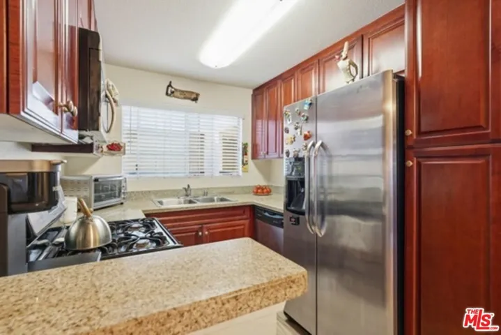 21450 Burbank Boulevard 314, Woodland Hills, California 91367