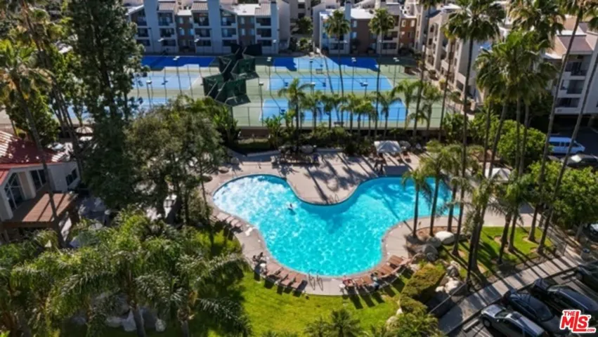 21450 Burbank Boulevard 314, Woodland Hills, California 91367