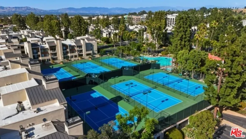 21450 Burbank Boulevard 314, Woodland Hills, California 91367