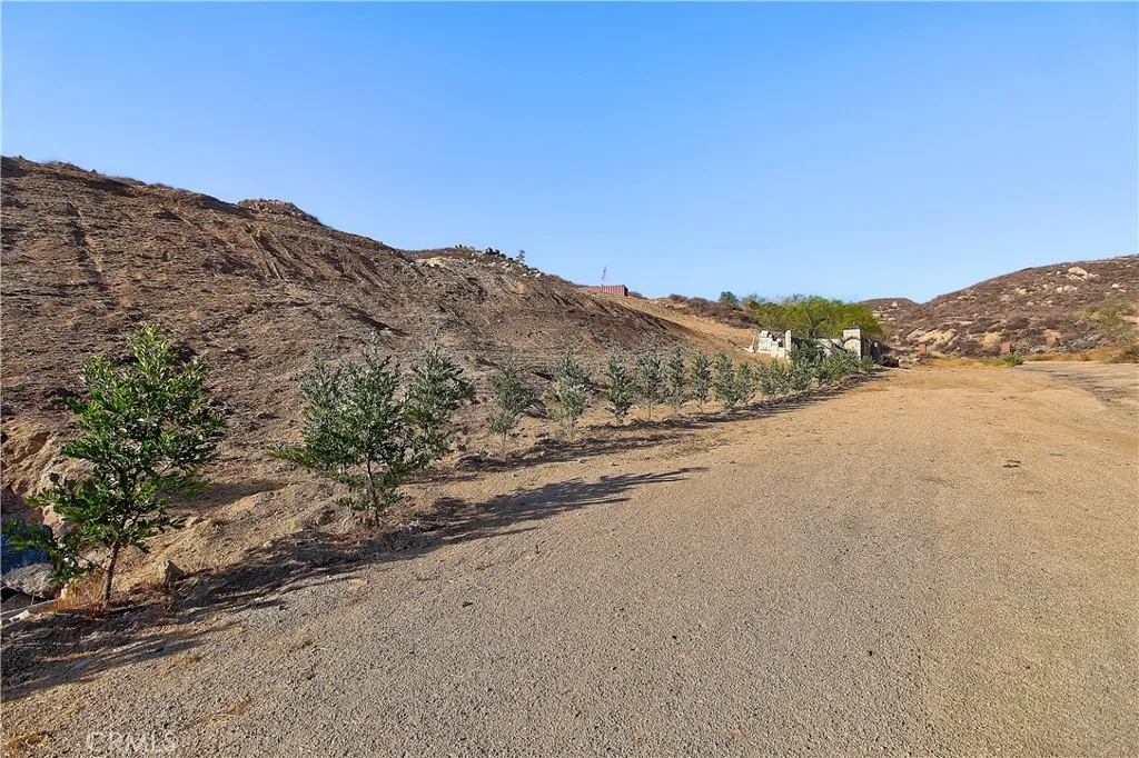 20653 Mustang Court, Lake Mathews, California 92570 — photo 4