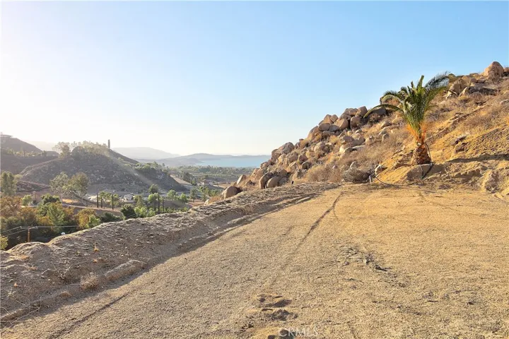 20653 Mustang Court, Lake Mathews, California 92570
