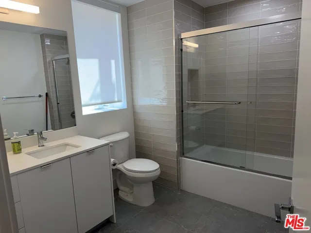 12078 Guerin 207, Studio City, California 91604