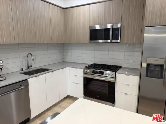 12078 Guerin 207, Studio City, California 91604