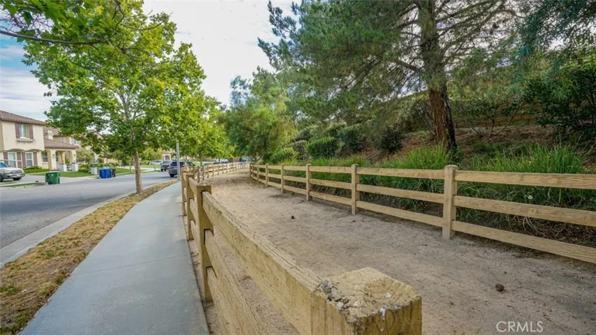 15370 Kadota, Sylmar, California 91342