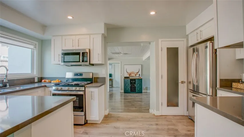 15370 Kadota, Sylmar, California 91342