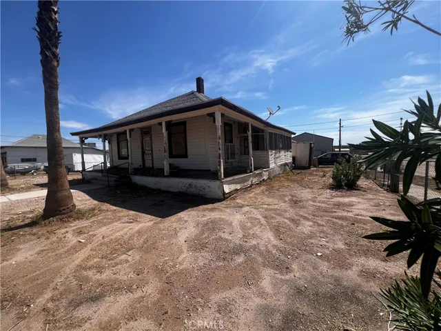 421 Palm Way, Needles, California 92363