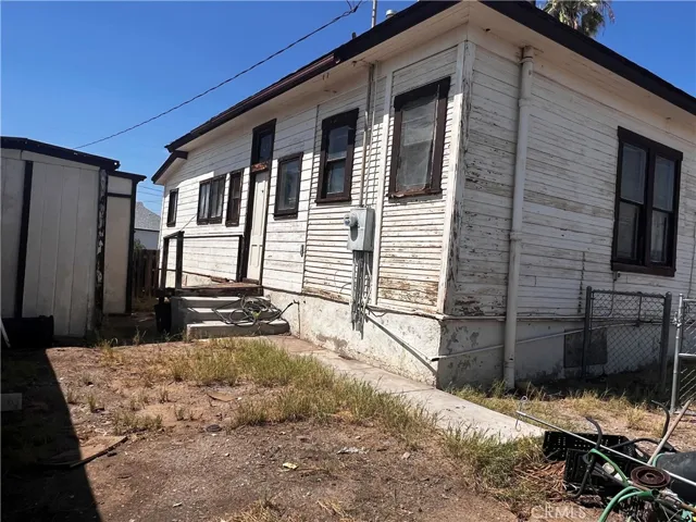 421 Palm Way, Needles, California 92363