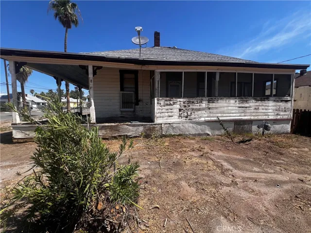 421 Palm Way, Needles, California 92363