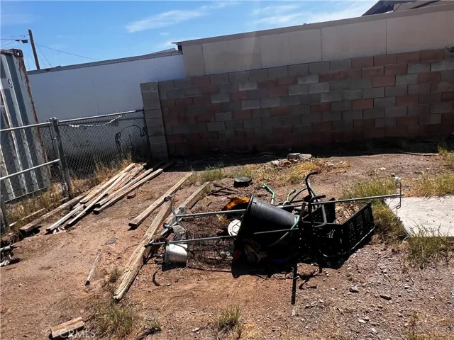 421 Palm Way, Needles, California 92363