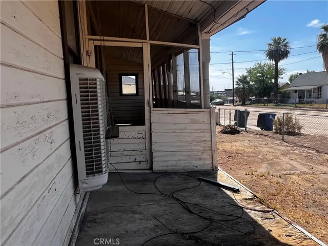 421 Palm Way, Needles, California 92363