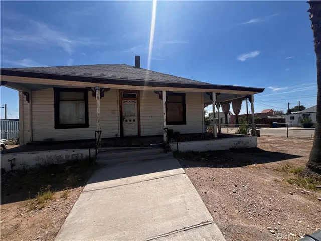 421 Palm Way, Needles, California 92363