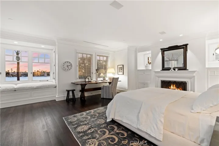 2411 Bayshore, Newport Beach, California 92663