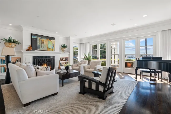 2411 Bayshore, Newport Beach, California 92663