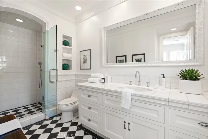 2411 Bayshore, Newport Beach, California 92663
