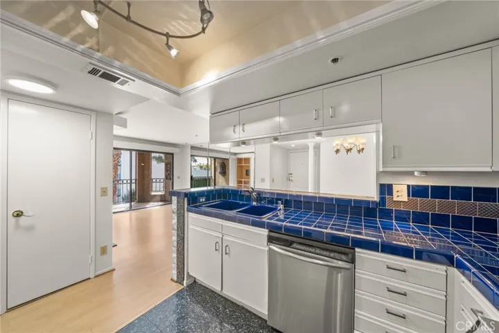 35 Linden, Long Beach, California 90802