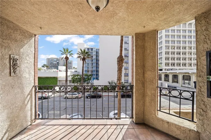 35 Linden, Long Beach, California 90802