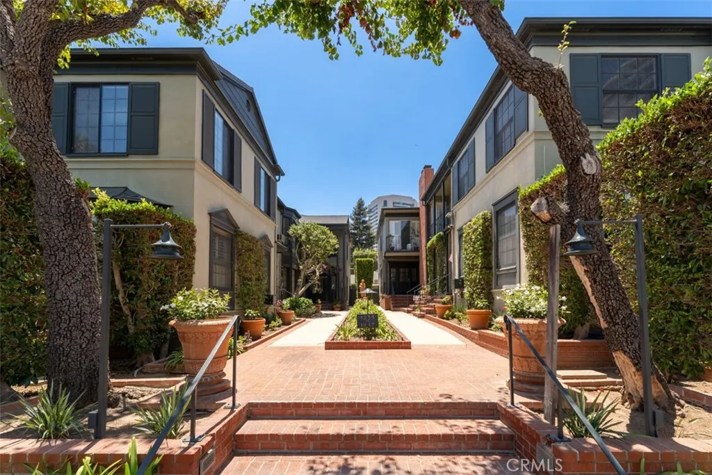 1235 S Beverly Glen Blvd