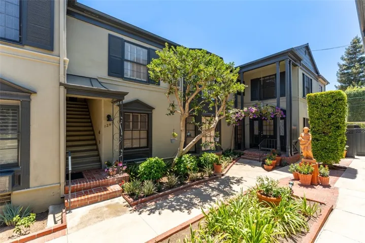 1235 S Beverly Glen Boulevard, Los Angeles, California 90024