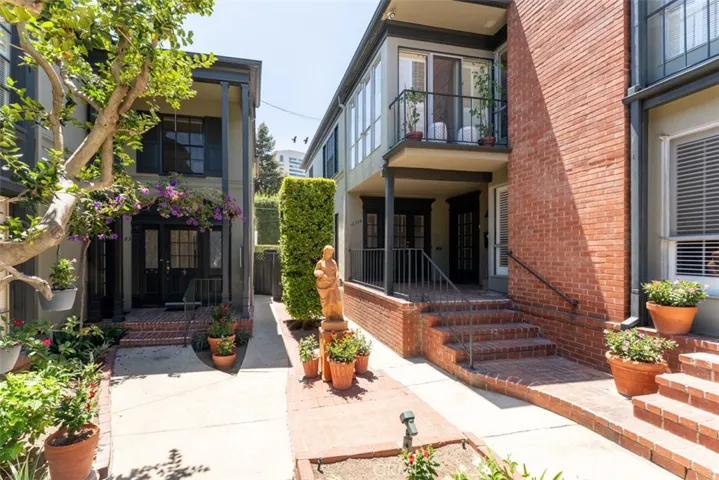1235 S Beverly Glen Boulevard, Los Angeles, California 90024