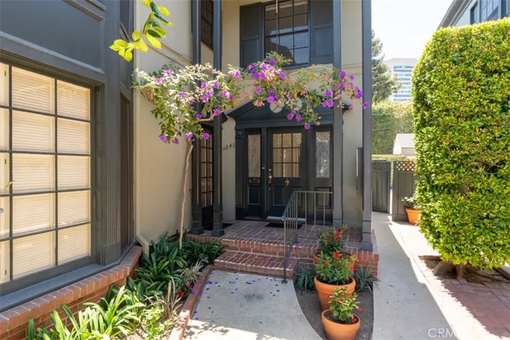 1235 S Beverly Glen Boulevard, Los Angeles, California 90024