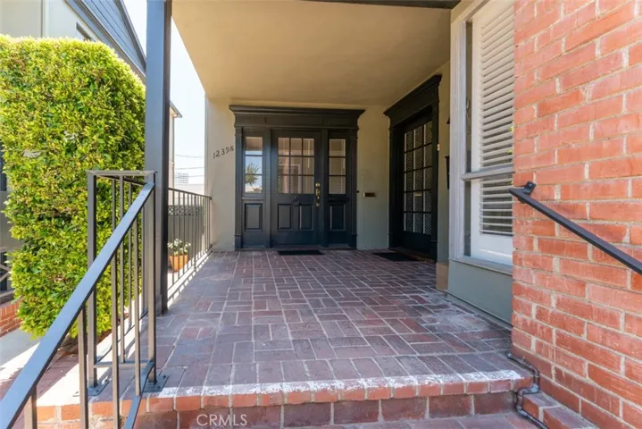 1235 S Beverly Glen Boulevard, Los Angeles, California 90024
