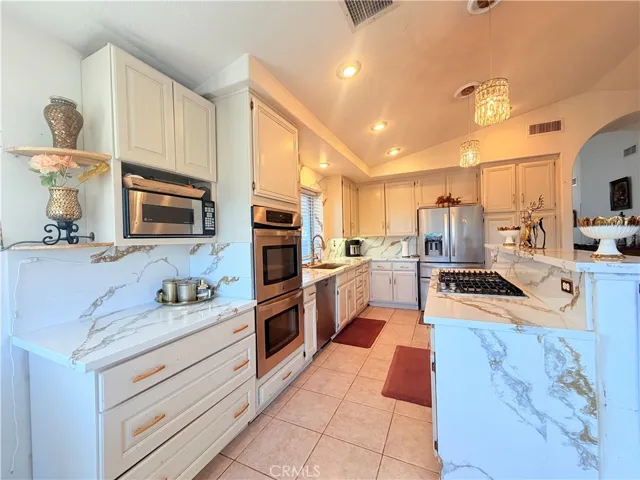 20350 Calhaven, Saugus, California 91390