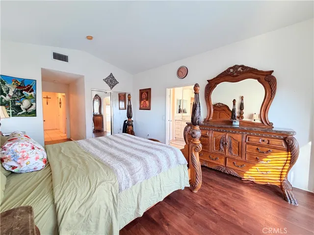 20350 Calhaven, Saugus, California 91390