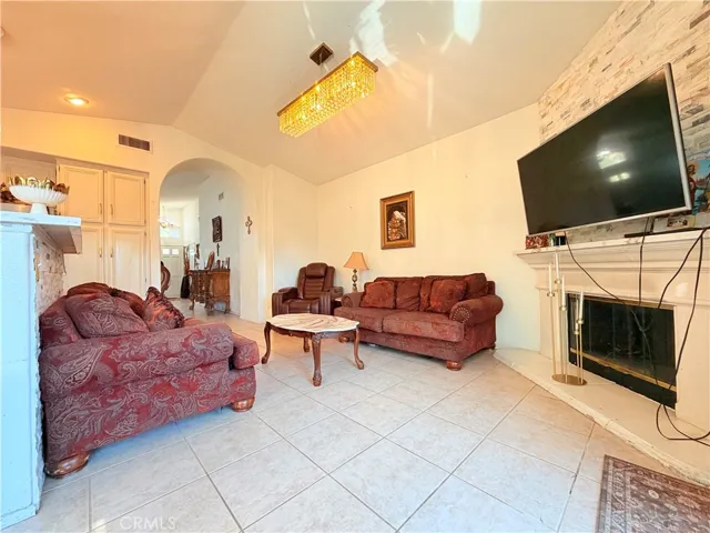 20350 Calhaven, Saugus, California 91390