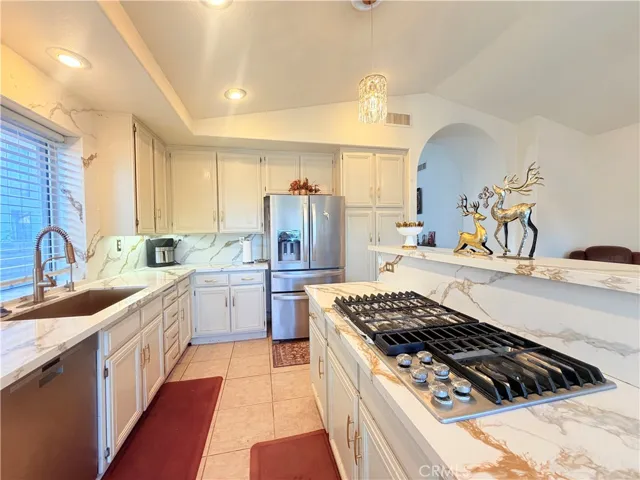 20350 Calhaven, Saugus, California 91390
