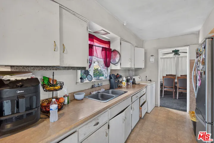 11232 Keswick Street, Los Angeles, California 91352