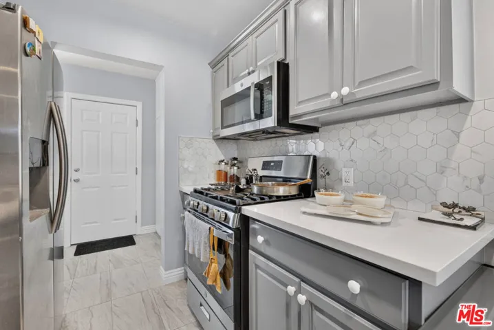 11232 Keswick Street, Los Angeles, California 91352