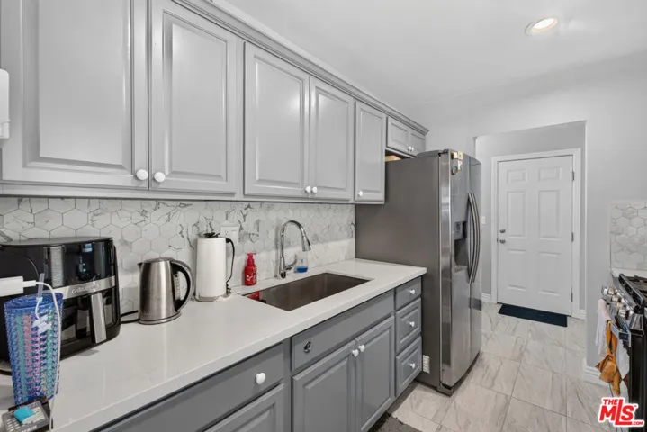 11232 Keswick Street, Los Angeles, California 91352